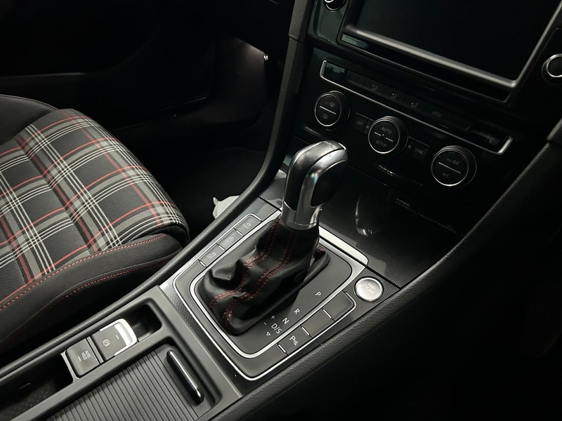 VOLKSWAGEN GTI  Hatchback 2.0 AUTOMATIC PETROL