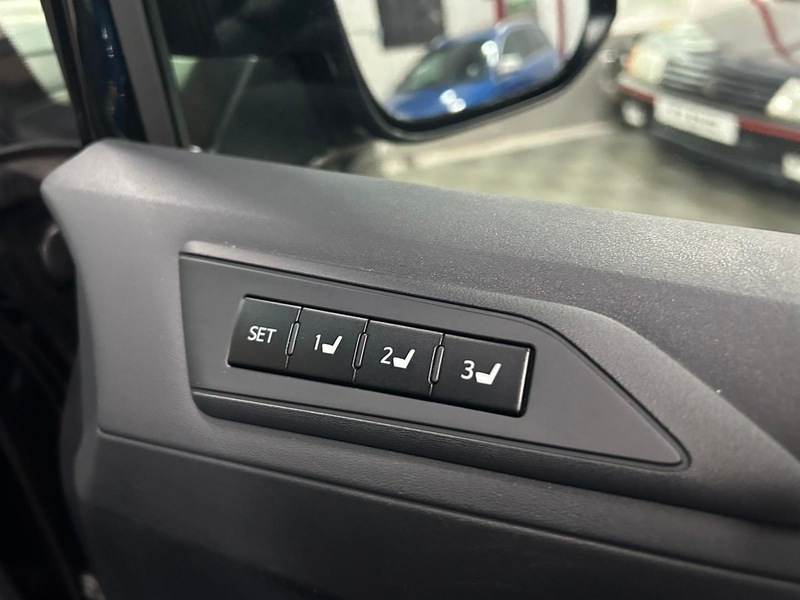 TOYOTA EXECUTIVE LOUNGE Estate 2.5 AUTOMATIC  PETROL