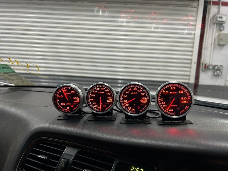 TOYOTA 30TH ANNIVERSARY  SALOON 2.5 MANUAL PETROL