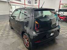 Volkswagen up! Move up! 