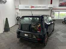 Volkswagen up! Move up! 
