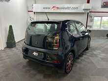 Volkswagen up! Move up! 