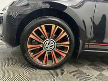 Volkswagen up! Move up! 