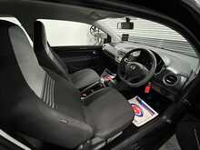 Volkswagen up! Move up! 