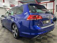 VOLKSWAGEN GOLF R  