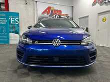 VOLKSWAGEN GOLF R  