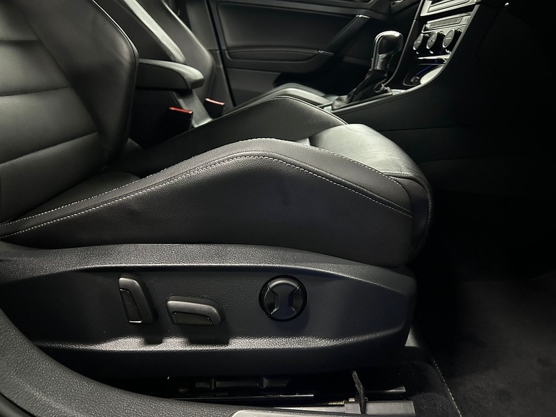 VOLKSWAGEN ESTATE  2.0 AUTOMATIC  PETROL