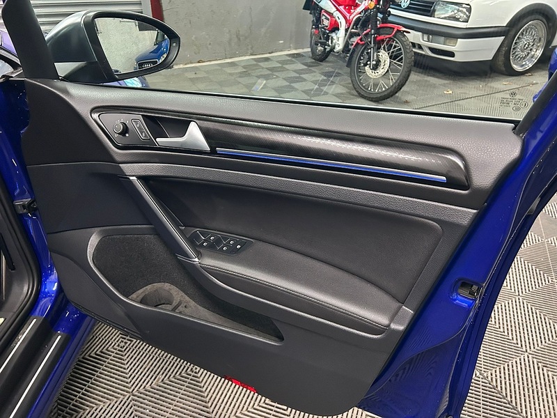 VOLKSWAGEN ESTATE  2.0 AUTOMATIC  PETROL