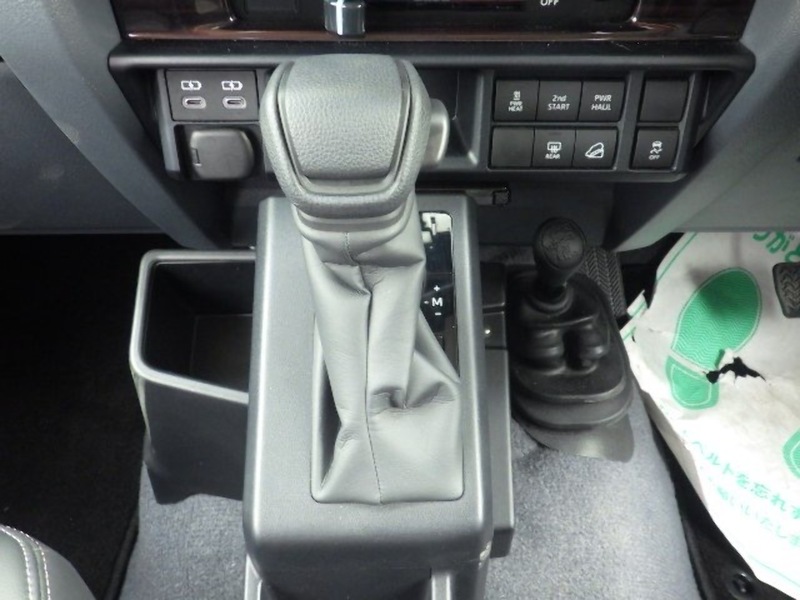 Toyota 70 series  2.8 Automatic  Diesel