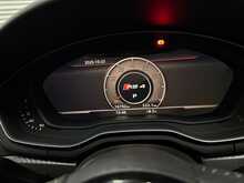 Audi RS4 CARBON EDITION 