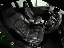 Audi RS4 CARBON EDITION 