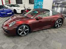 Porsche 911 T 992 4S Heritage Design Edition 