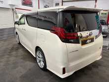 Toyota Alphard 2.5 A Package Auto 