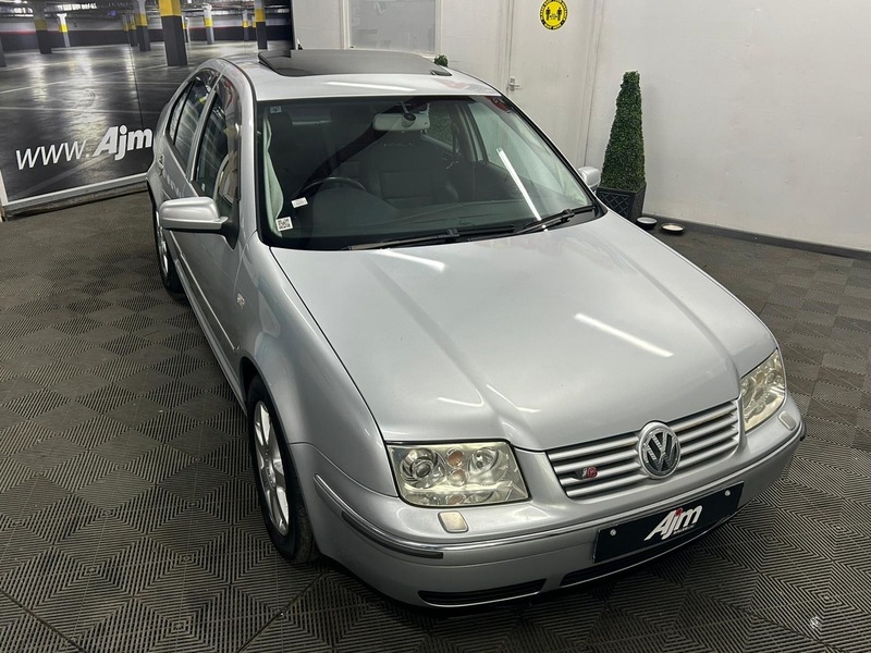 Volkswagen V6  4Motion Saloon 2.8 Manual Petrol