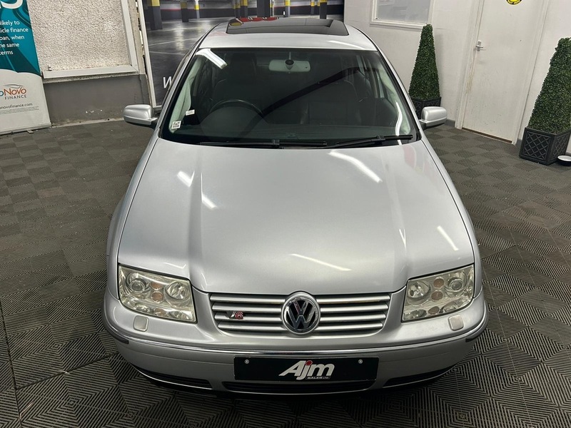 Volkswagen V6  4Motion Saloon 2.8 Manual Petrol