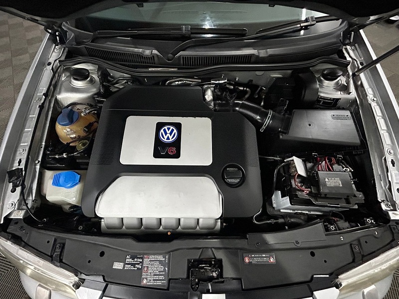 Volkswagen V6  4Motion Saloon 2.8 Manual Petrol