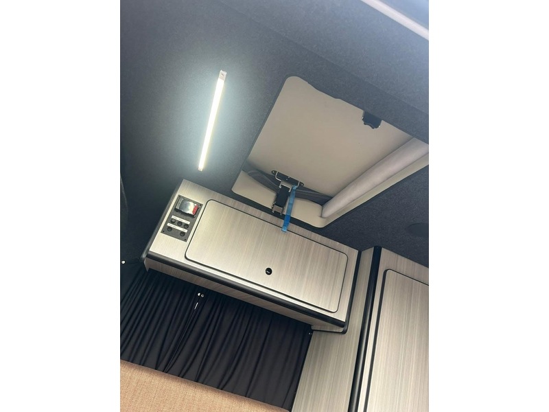 MAN 2.0 BiTurbo 3180d LION XS Panel Van 5dr Diesel Auto FWD LWB High Roof Euro 6 (s/s) (177 ps)