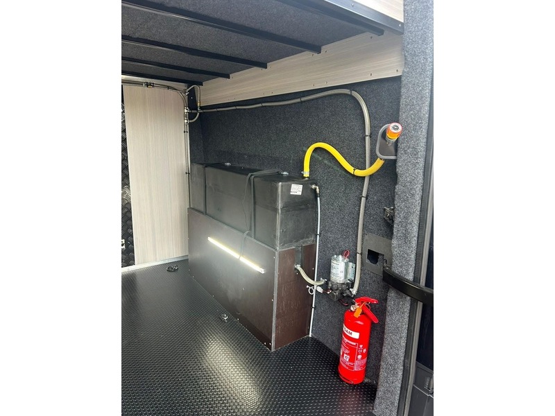 MAN 2.0 BiTurbo 3180d LION XS Panel Van 5dr Diesel Auto FWD LWB High Roof Euro 6 (s/s) (177 ps)