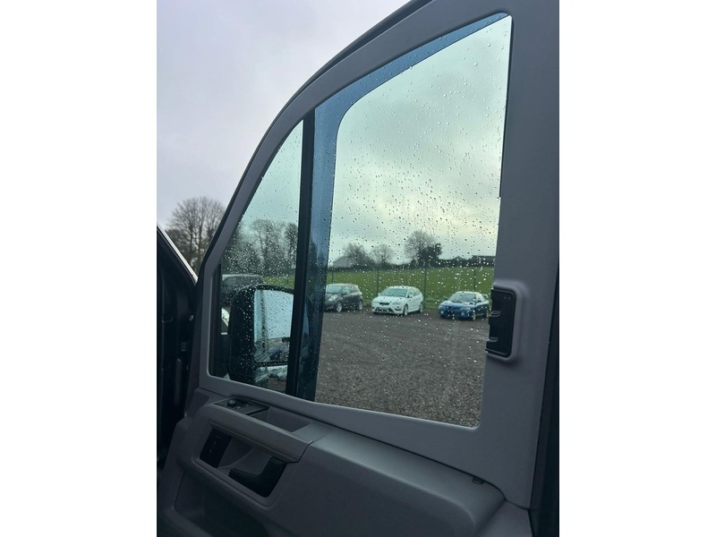 MAN 2.0 BiTurbo 3180d LION XS Panel Van 5dr Diesel Auto FWD LWB High Roof Euro 6 (s/s) (177 ps)