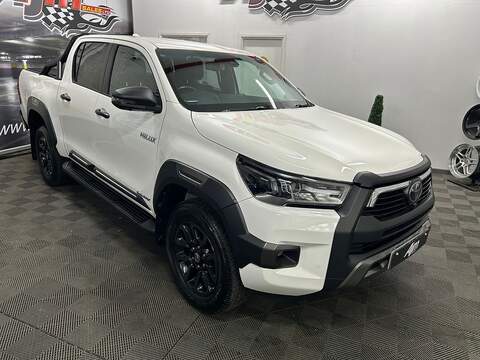 2.8 D-4D Invincible X Pickup Double Cab 4dr Diesel Auto 4WD Euro 6 (s/s) (204 ps)