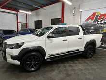 Toyota Hilux D-4D Invincible X 