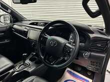 Toyota Hilux D-4D Invincible X 
