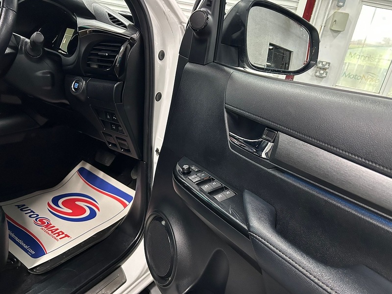 Toyota 2.8 D-4D Invincible X Pickup Double Cab 4dr Diesel Auto 4WD Euro 6 (s/s) (204 ps)