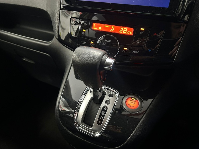 Nissan Highway Star S-Hybrid Van 2.0 Automatic petrol