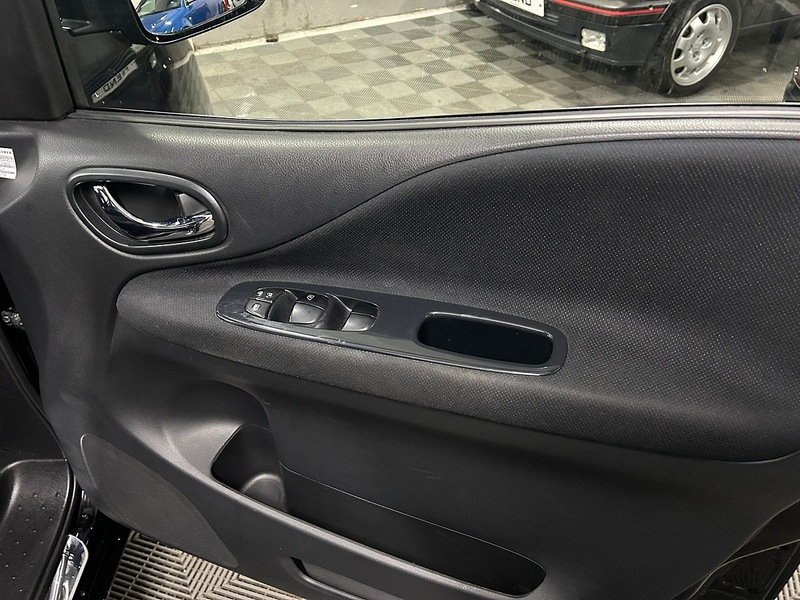 Nissan Highway Star S-Hybrid Van 2.0 Automatic petrol