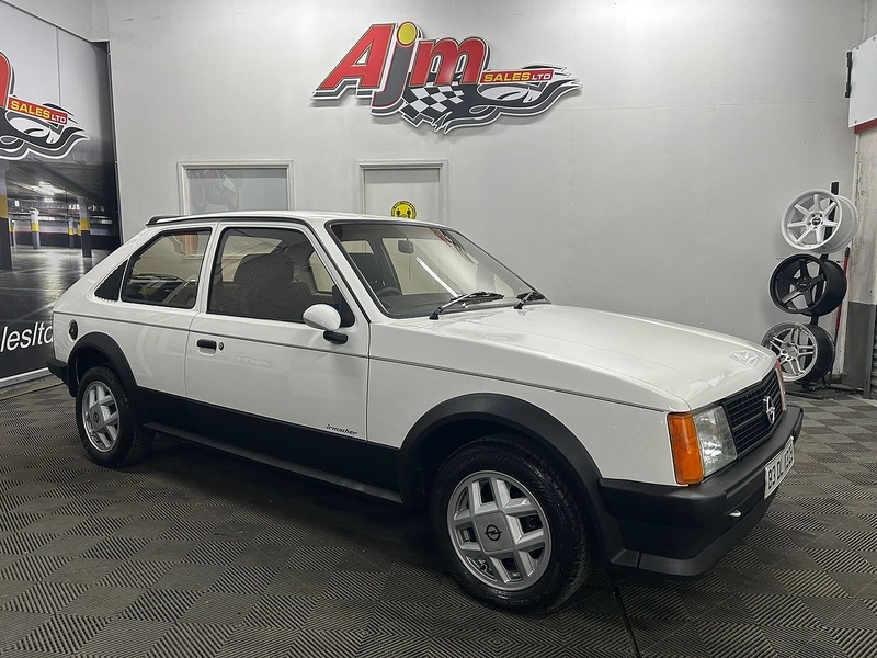 Opel SR Hatch 1.6 Manual Petrol