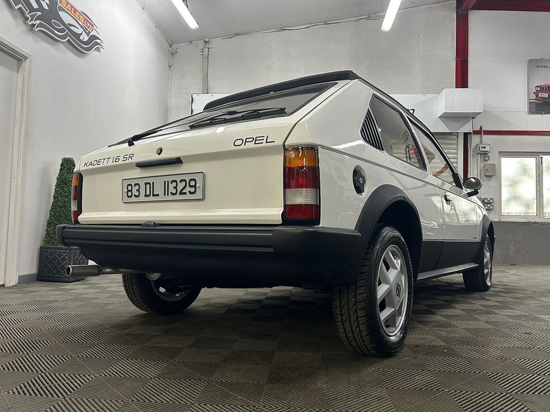 Opel SR Hatch 1.6 Manual Petrol