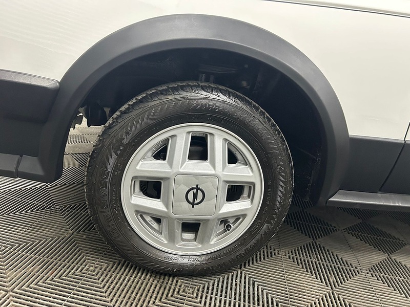 Opel SR Hatch 1.6 Manual Petrol