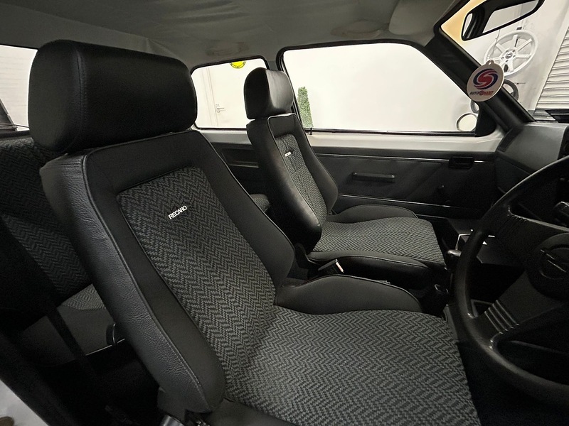 Opel SR Hatch 1.6 Manual Petrol