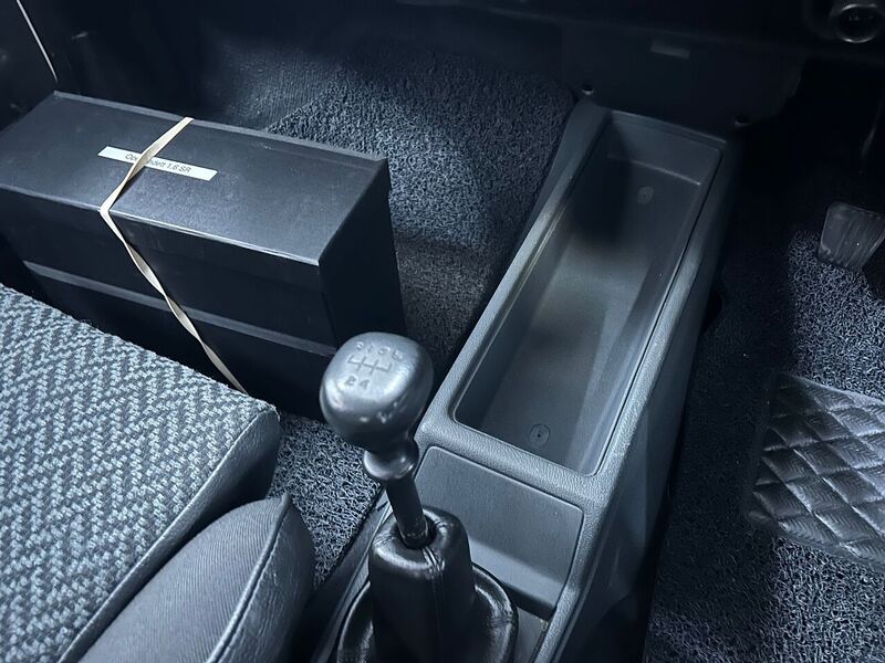 Opel SR Hatch 1.6 Manual Petrol