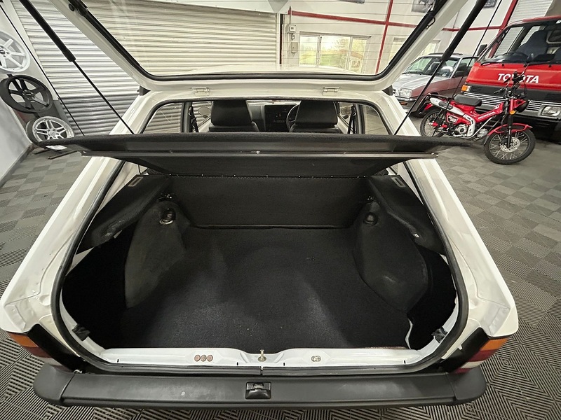 Opel SR Hatch 1.6 Manual Petrol