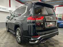 Toyota Land Cruiser Vx 300 series 