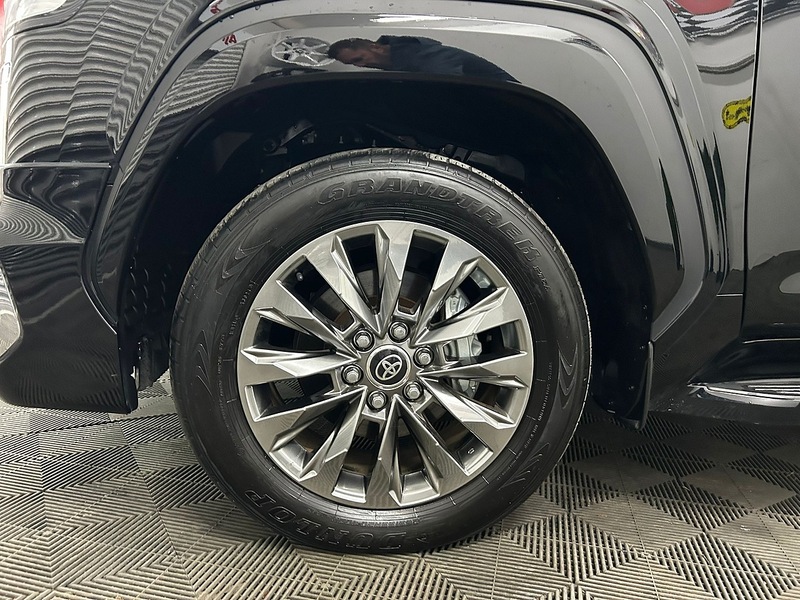 Toyota Vx 300 series suv 3.3 automatic Diesel