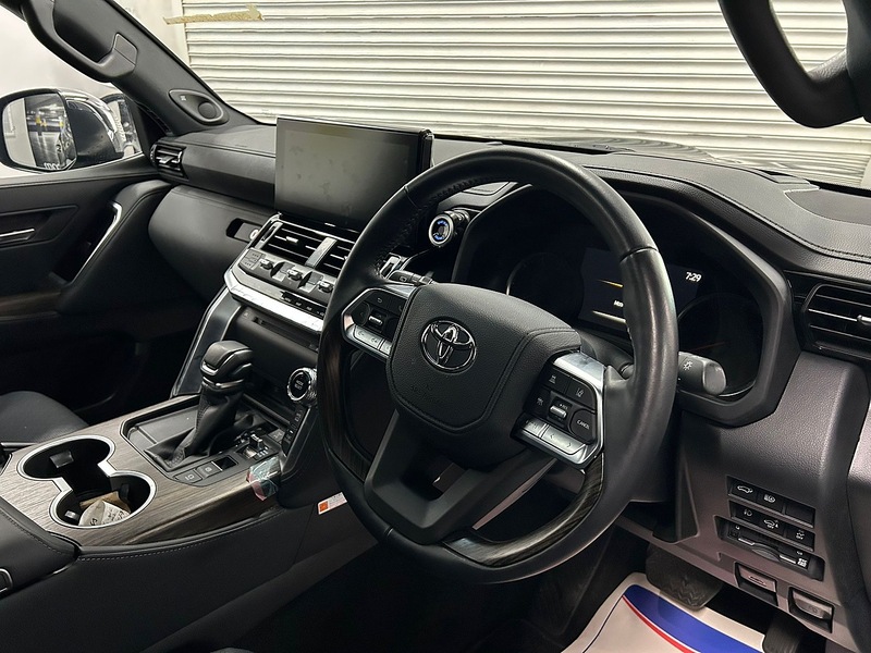 Toyota Vx 300 series suv 3.3 automatic Diesel