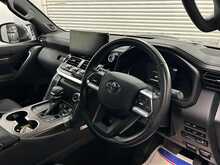 Toyota Land Cruiser Vx 300 series 