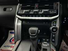 Toyota Land Cruiser Vx 300 series 