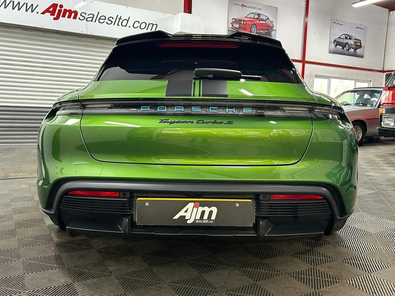 Porsche Performance Plus 93.4kWh Turbo S Cross Turismo 5dr Electric Auto 4WD (11kW Charger) (761 ps)