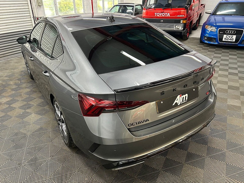 Skoda 2.0 TDI vRS Hatchback 5dr Diesel DSG Euro 6 (s/s) (200 ps)