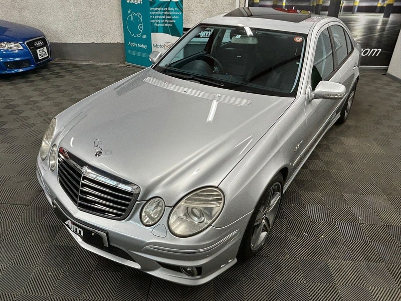 Mercedes-Benz  Saloon 0.0 Petrol