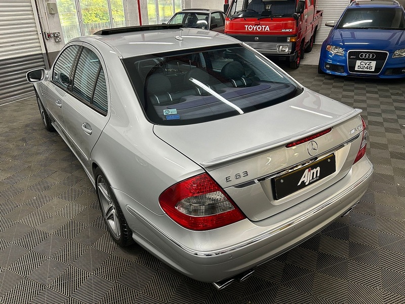 Mercedes-Benz  Saloon 0.0 Petrol