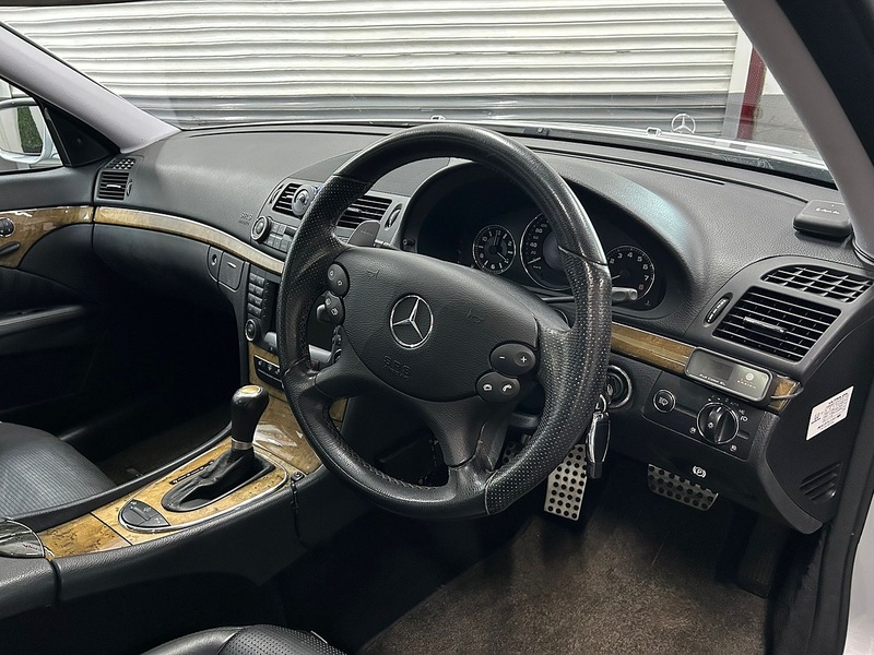 Mercedes-Benz  Saloon 0.0 Petrol