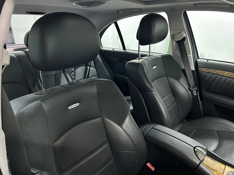 Mercedes-Benz  Saloon 0.0 Petrol