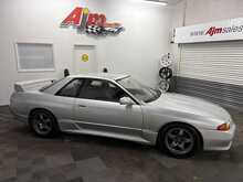 Nissan Skyline R32 GTST 