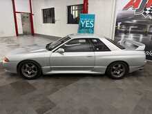 Nissan Skyline R32 GTST 