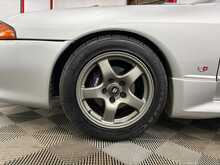Nissan Skyline R32 GTST 