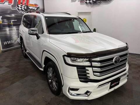 𝟯𝟬𝟬 𝗦𝗲𝗿𝗶𝗲𝘀 𝗫𝗭 𝟯.𝟯 𝘃𝟲 𝗗𝟰𝗗 Suv 3.3 Automatic Diesel